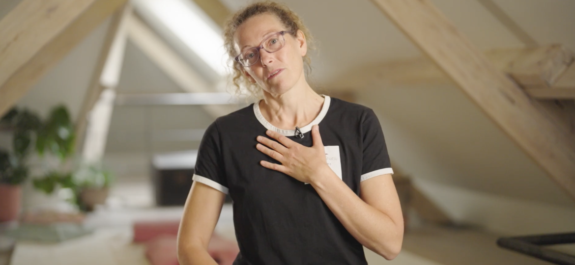 Hoofd te vol? Deze oefening verbindt hoofd en lichaam in 5 minuten